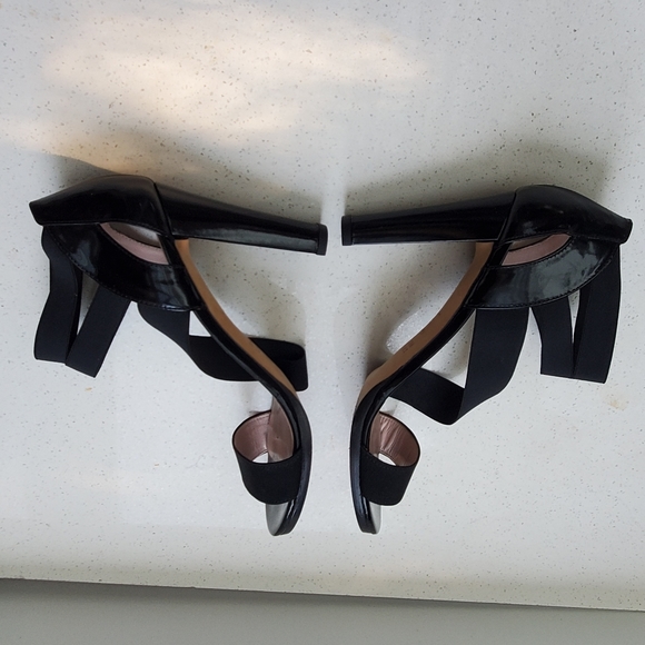 Stuart Weitzman Sandals Women 9 black stretchy Strappy Sandals. - Picture 10 of 13